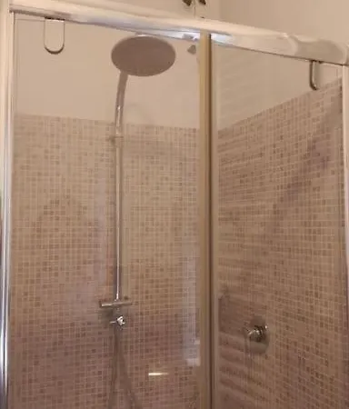 Little Well Connected Daire Roma