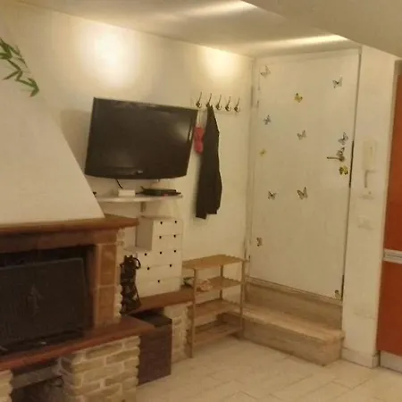 Little Well Connected Daire